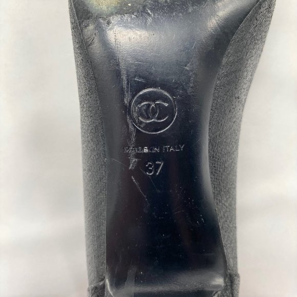 Chanel Black Lambskin Pumps with Silver CC on Toe - Picture 7 of 10